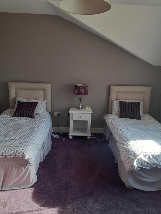 Single Or Twin Room In Lovely Country Residence Nobber 외부 사진