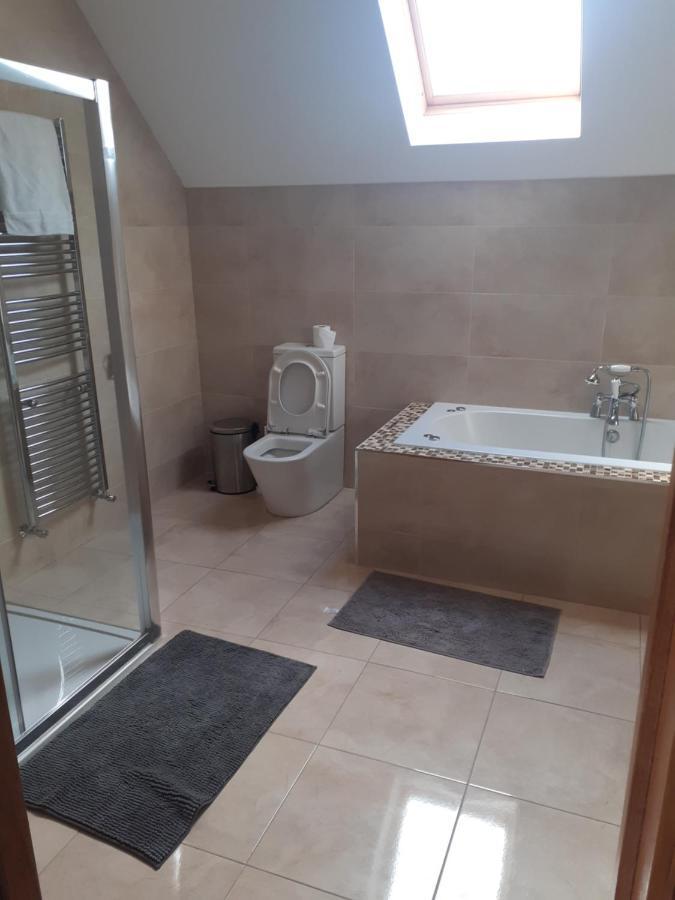 Single Or Twin Room In Lovely Country Residence Nobber 외부 사진